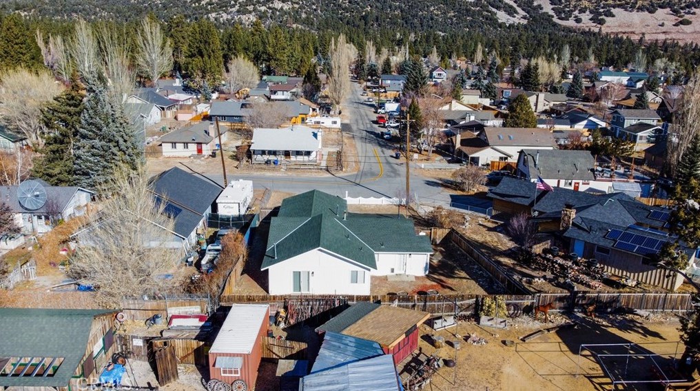 114 Meadow Ln, Big Bear City CA  92314-9410 exterior