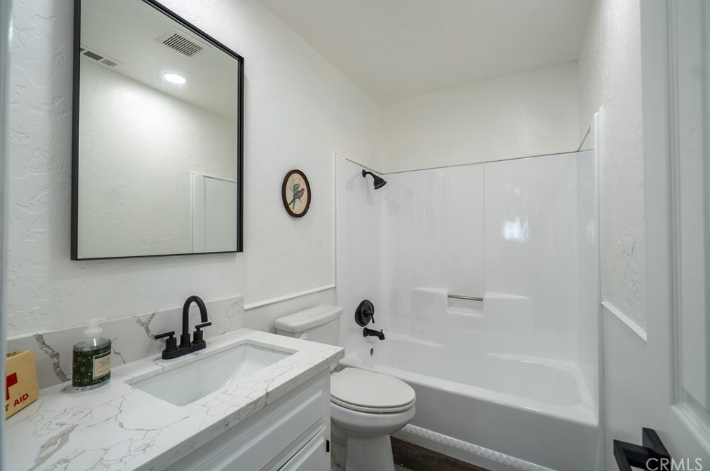114 Meadow Ln, Big Bear City CA  92314-9410 exterior
