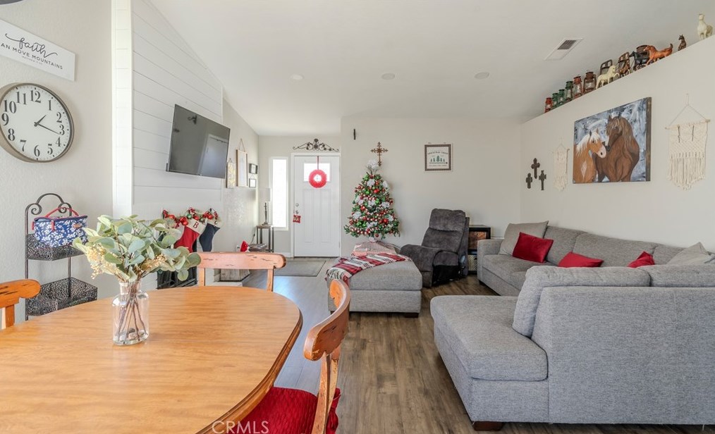 7783 Celeste Ave, Fontana CA  92336-2478 exterior