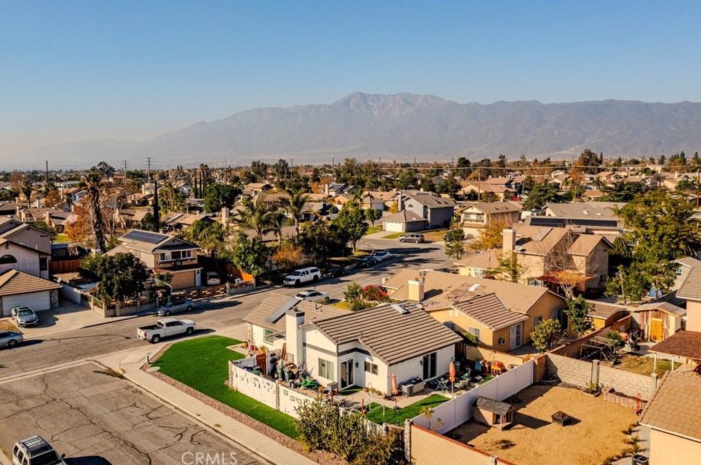 7783 Celeste Ave, Fontana CA  92336-2478 exterior