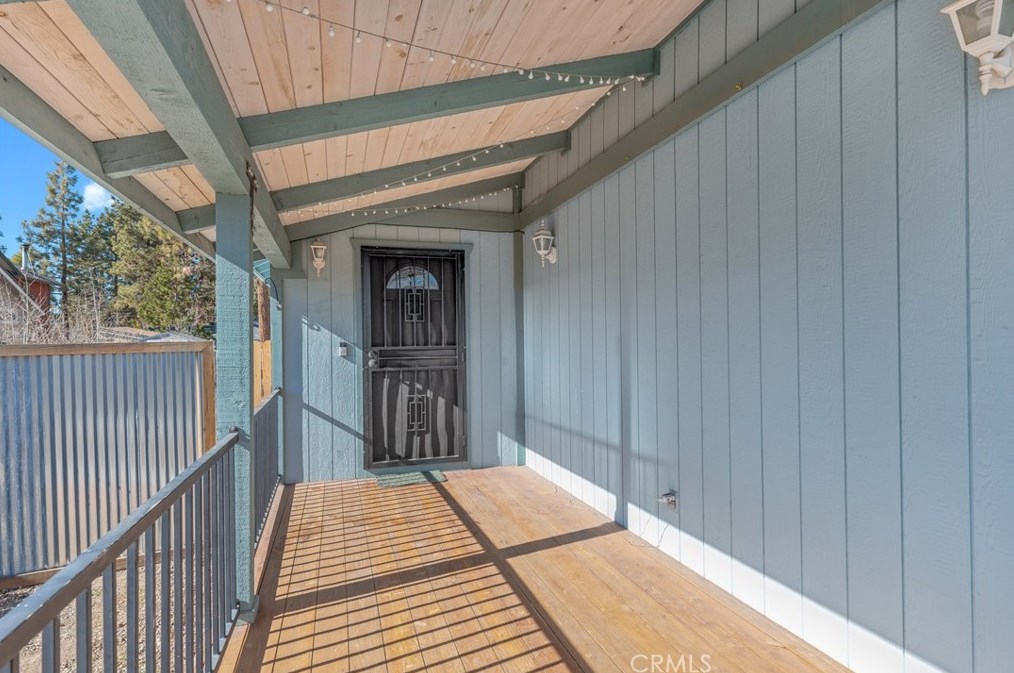 901 Myrtle Ave, Big Bear City CA  92314-9790 exterior