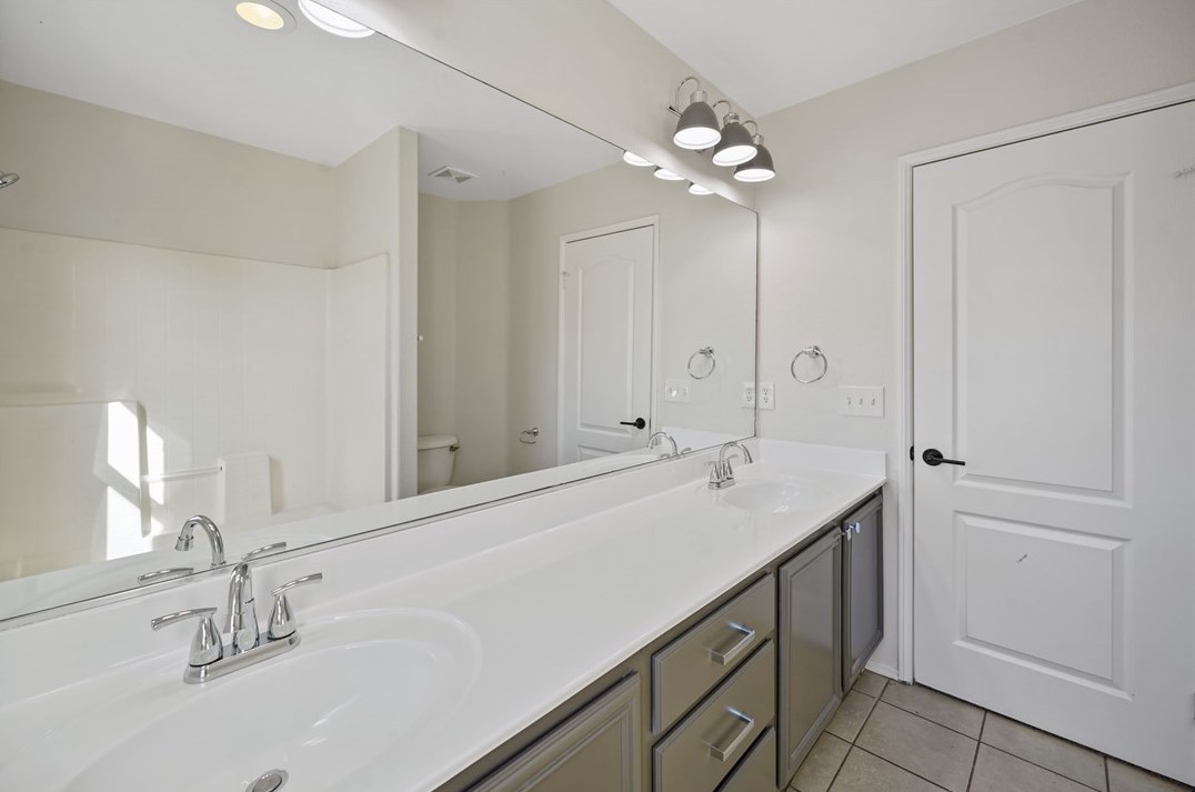 745 Conlon Dr, Hemet CA  92545-1513 exterior