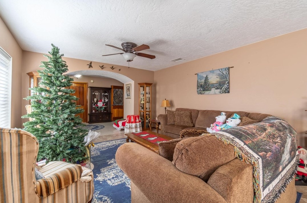 18672 Pacific St, Hesperia CA  92345-5531 exterior