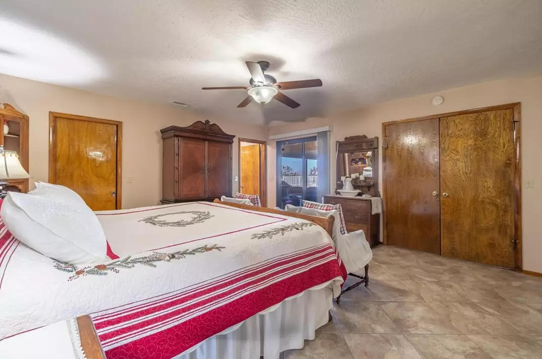 18672 Pacific St, Hesperia CA  92345-5531 exterior