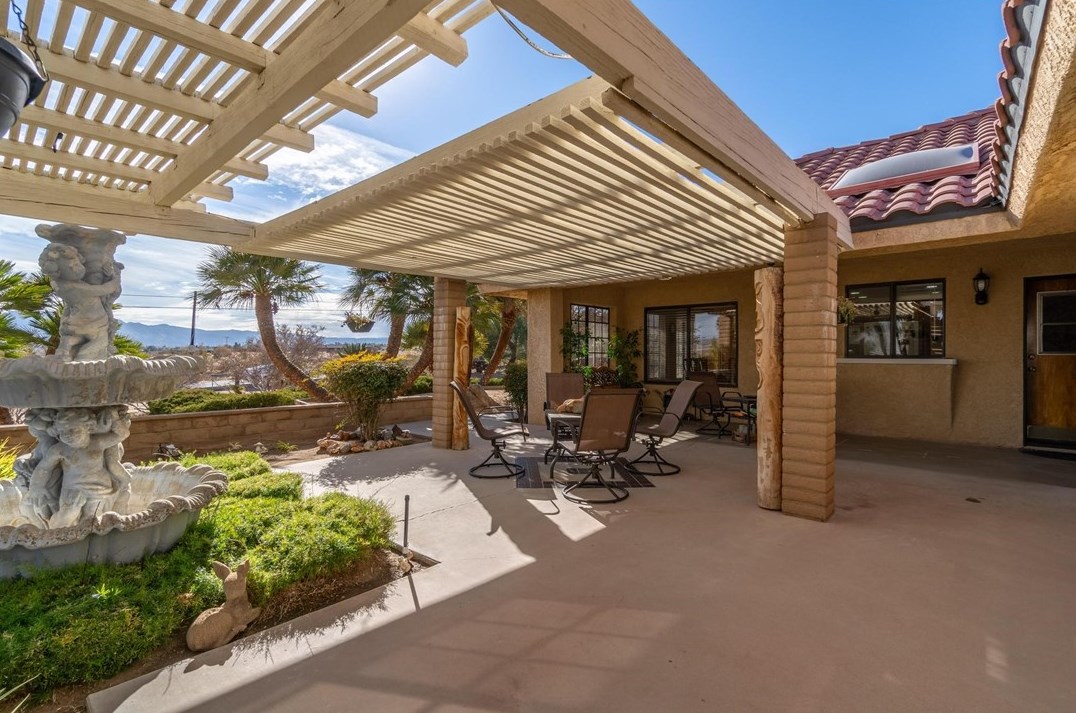 18672 Pacific St, Hesperia CA  92345-5531 exterior