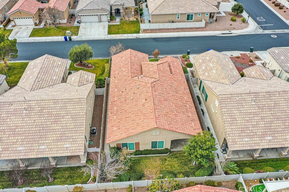 10065 Wilmington Ln, Apple Valley CA  92308-3361 exterior