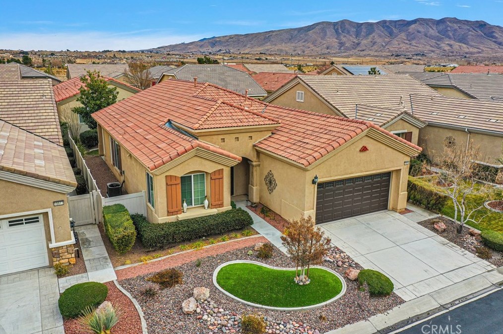 10065 Wilmington Ln, Apple Valley CA  92308-3361 exterior