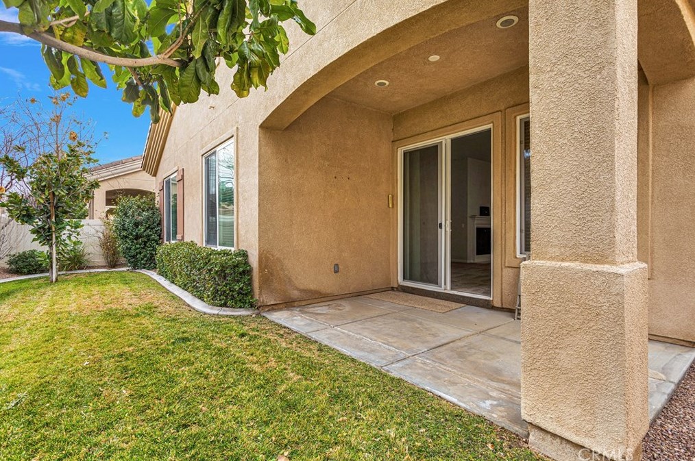 10065 Wilmington Ln, Apple Valley CA  92308-3361 exterior