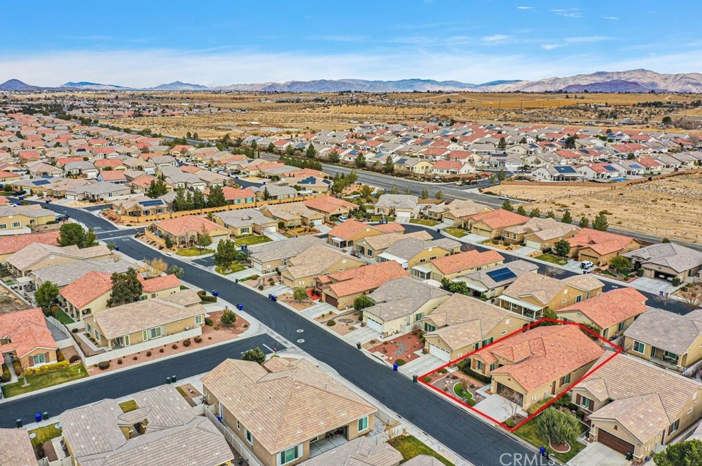 10065 Wilmington Ln, Apple Valley CA  92308-3361 exterior