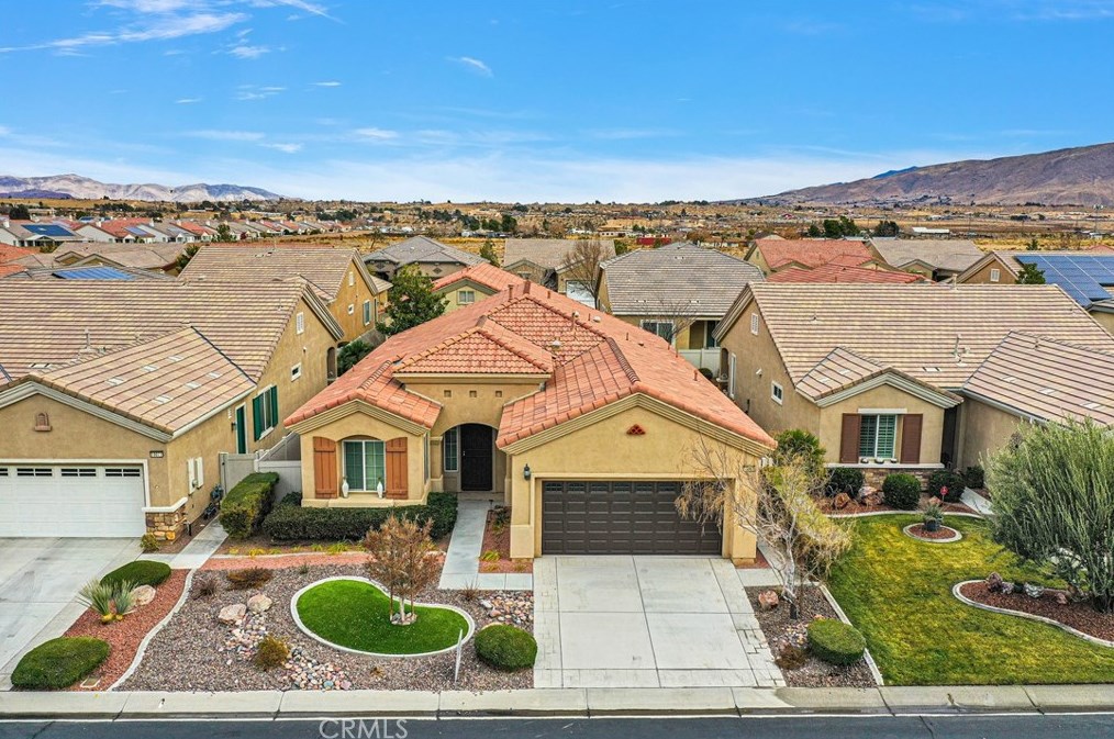 10065 Wilmington Ln, Apple Valley CA  92308-3361 exterior