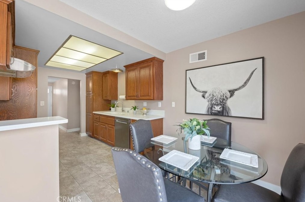 3194 Falcon St, Pomona CA  91767-1006 exterior