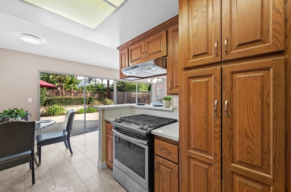 3194 Falcon St, Pomona CA  91767-1006 exterior