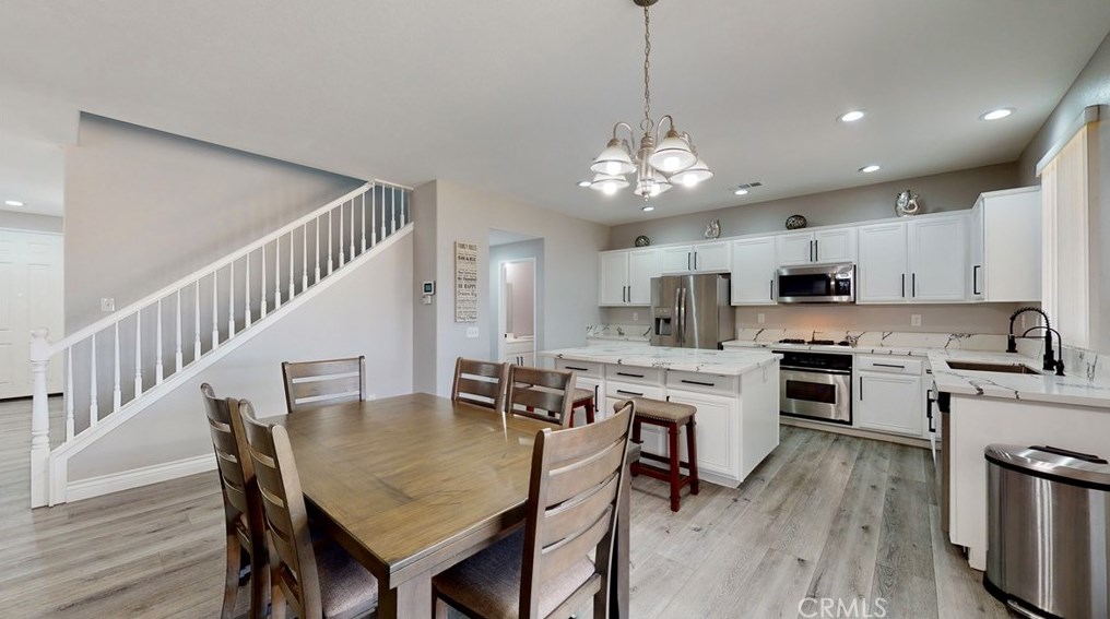 13216 Long Meadow St, Hesperia CA  92344-9266 exterior