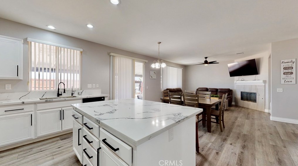 13216 Long Meadow St, Hesperia CA  92344-9266 exterior