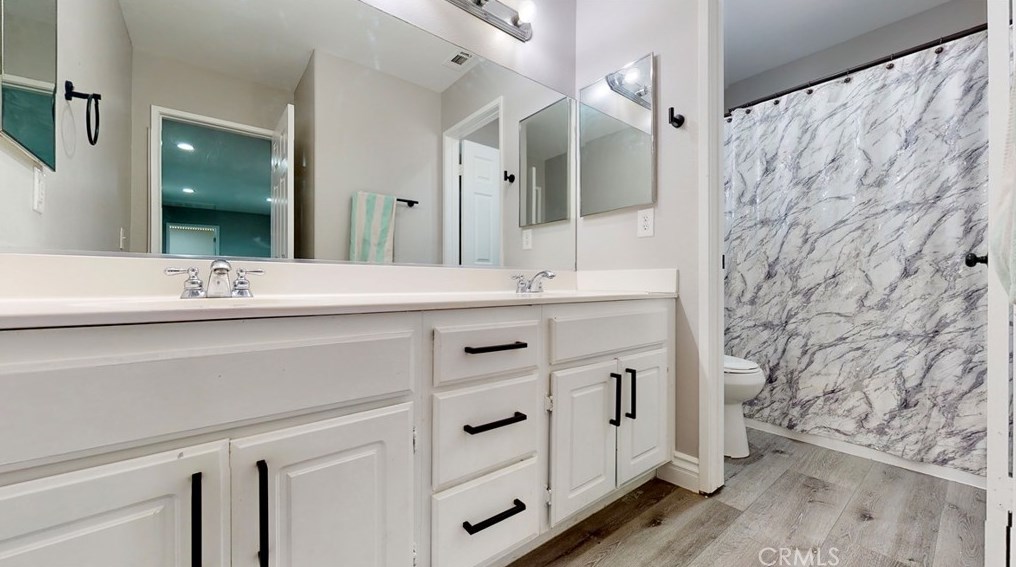 13216 Long Meadow St, Hesperia CA  92344-9266 exterior