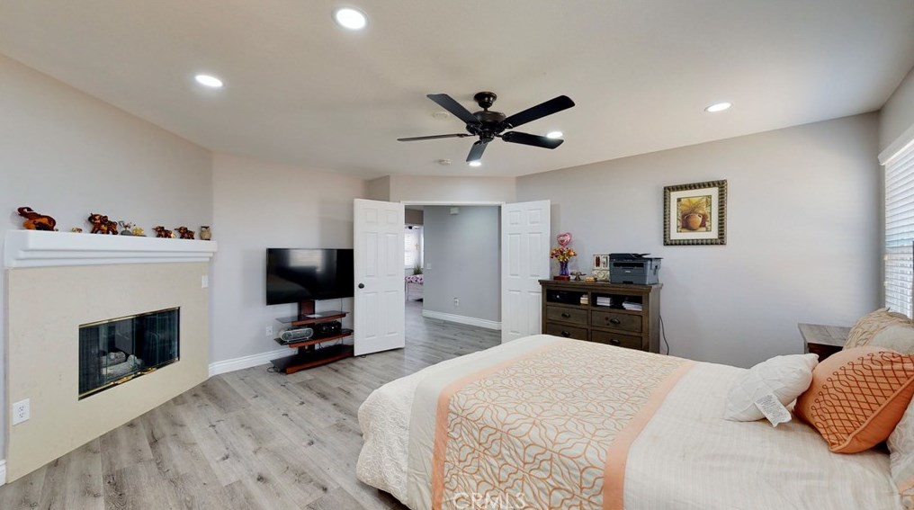 13216 Long Meadow St, Hesperia CA  92344-9266 exterior