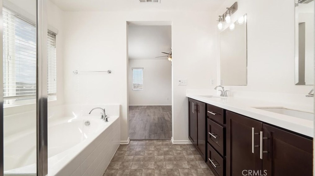 36033 Stableford Ct, Beaumont CA  92223-8135 exterior