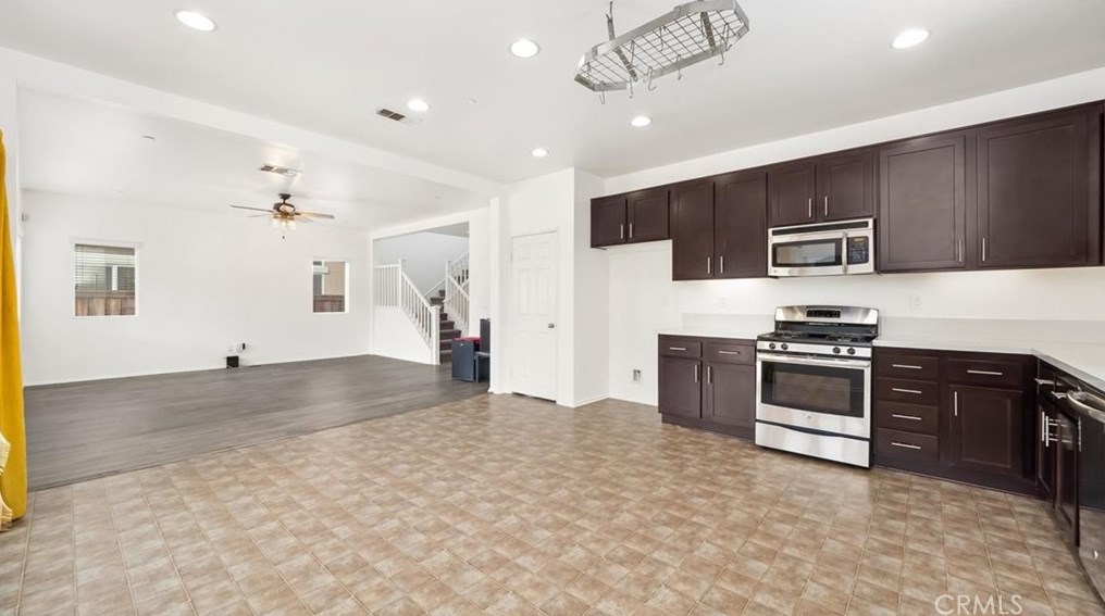 36033 Stableford Ct, Beaumont CA  92223-8135 exterior