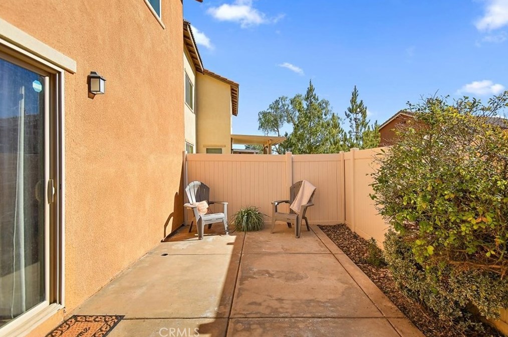 1441 Silverberry Ln, Beaumont CA  92223-1437 exterior