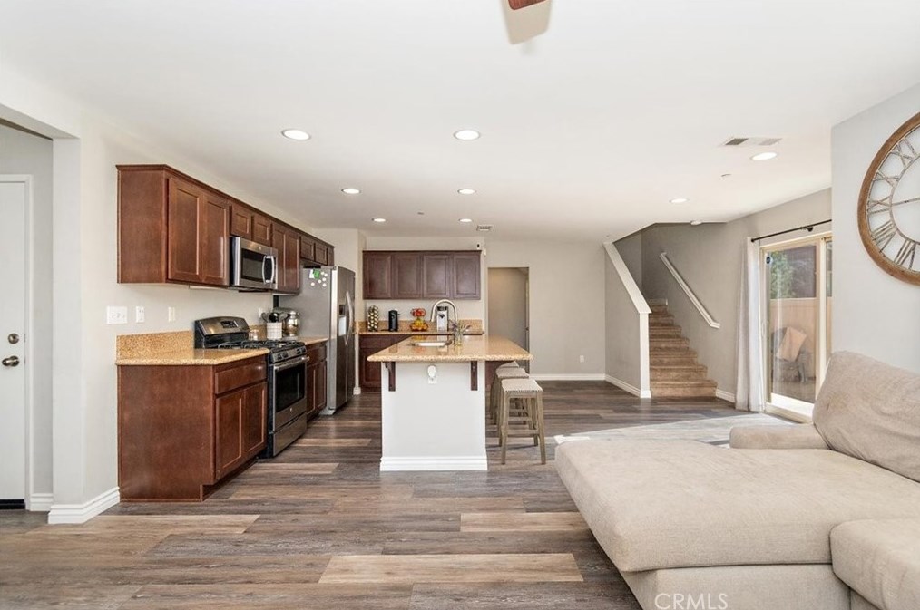 1441 Silverberry Ln, Beaumont CA  92223-1437 exterior