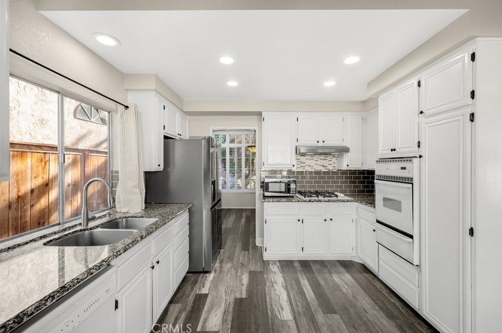 27480 Jon Christian Pl, Temecula CA  92591-6127 exterior