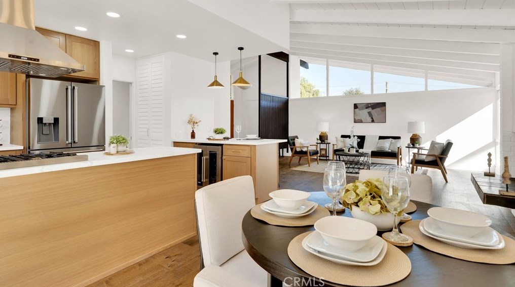 3715 Colonial Ave, Los Angeles CA  90066-3623 exterior