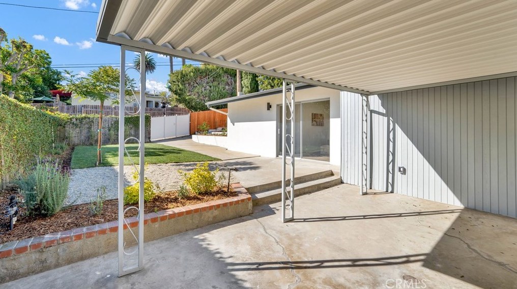 3715 Colonial Ave, Los Angeles CA  90066-3623 exterior