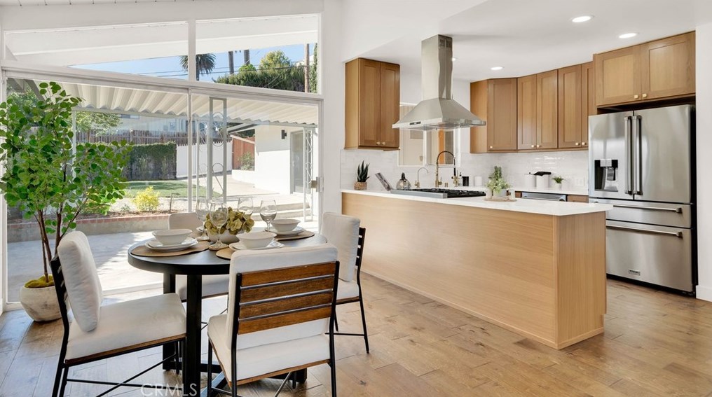 3715 Colonial Ave, Los Angeles CA  90066-3623 exterior