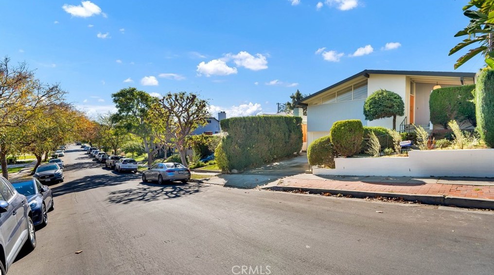 3715 Colonial Ave, Los Angeles CA  90066-3623 exterior