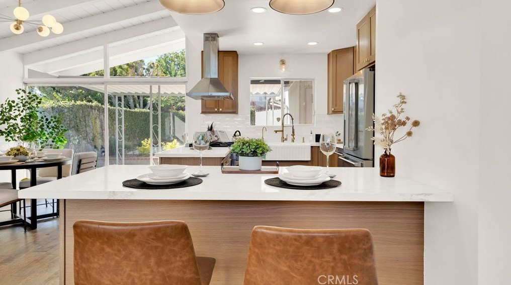 3715 Colonial Ave, Los Angeles CA  90066-3623 exterior
