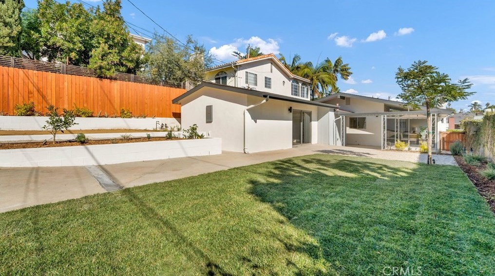 3715 Colonial Ave, Los Angeles CA  90066-3623 exterior