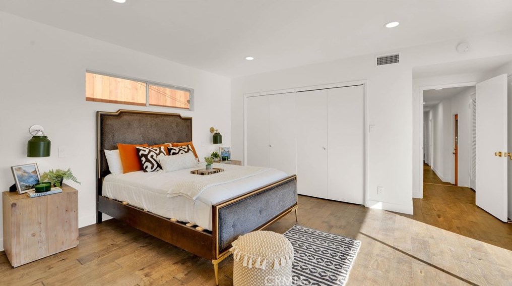 3715 Colonial Ave, Los Angeles CA  90066-3623 exterior