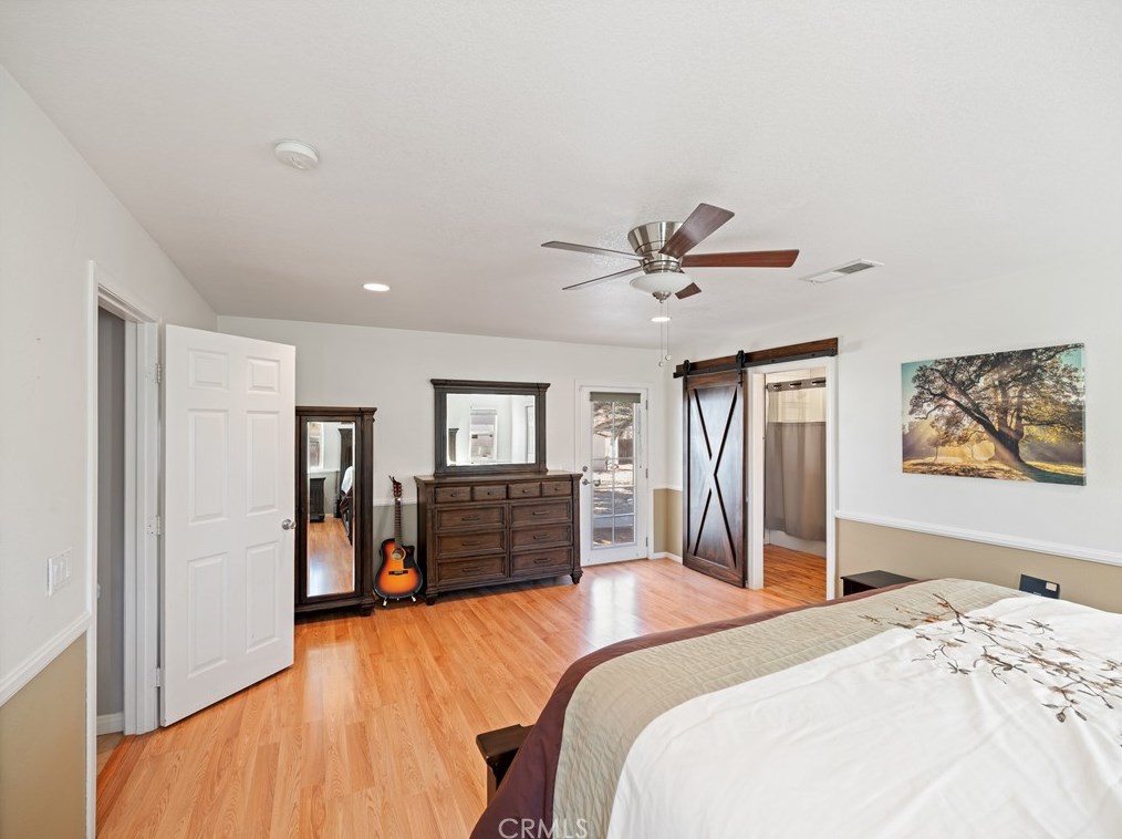 11851 Peach Ave, Hesperia CA  92345-4952 exterior
