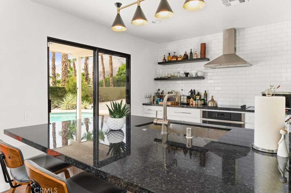 803 El Conquistador, Palm Springs CA  92262-3246 exterior
