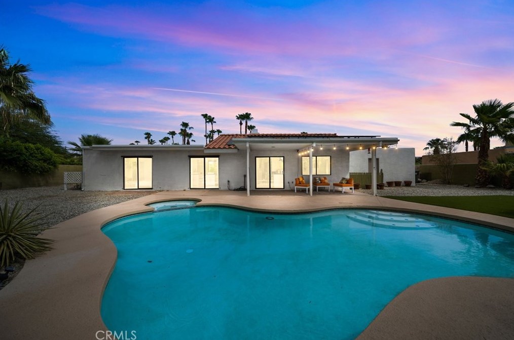 803 El Conquistador, Palm Springs CA  92262-3246 exterior