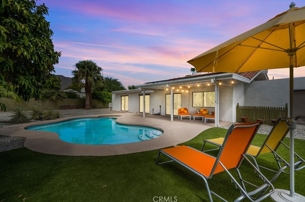 803 El Conquistador, Palm Springs CA  92262-3246 exterior