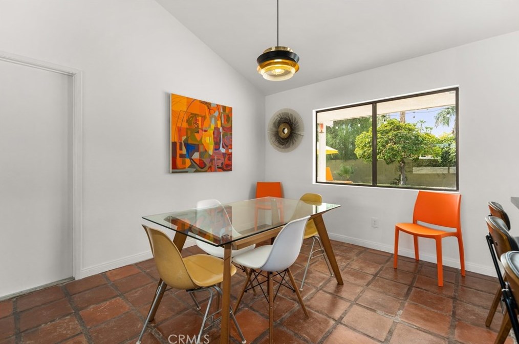 803 El Conquistador, Palm Springs CA  92262-3246 exterior