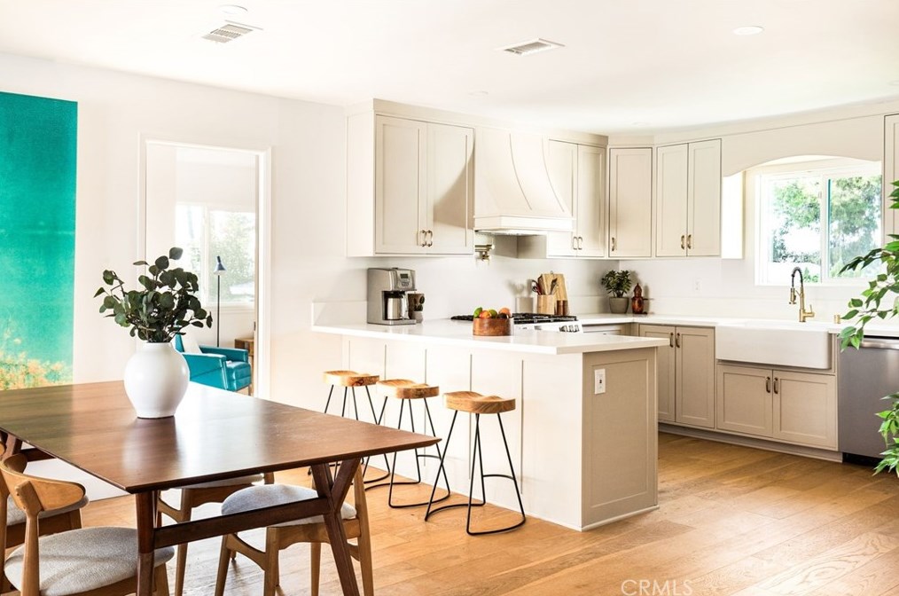 4618 Marwood Dr, Los Angeles CA  90065-5127 exterior