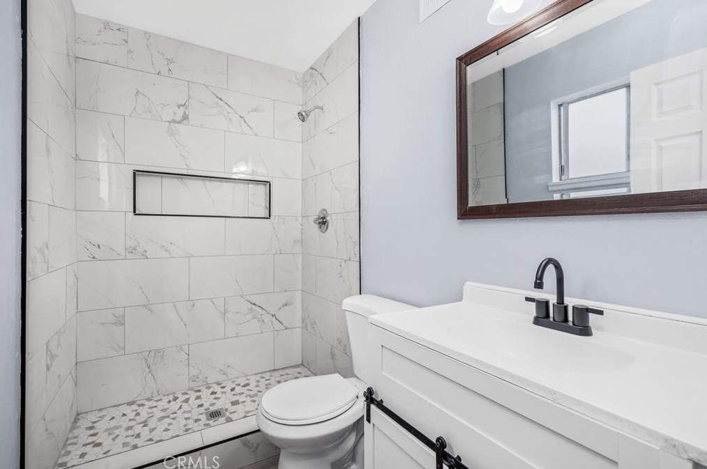 6322 Leyburn Pl, Riverside CA  92509-5763 exterior