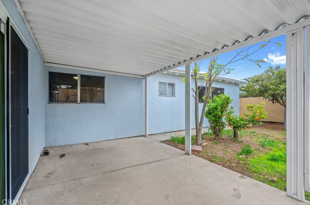 6322 Leyburn Pl, Riverside CA  92509-5763 exterior