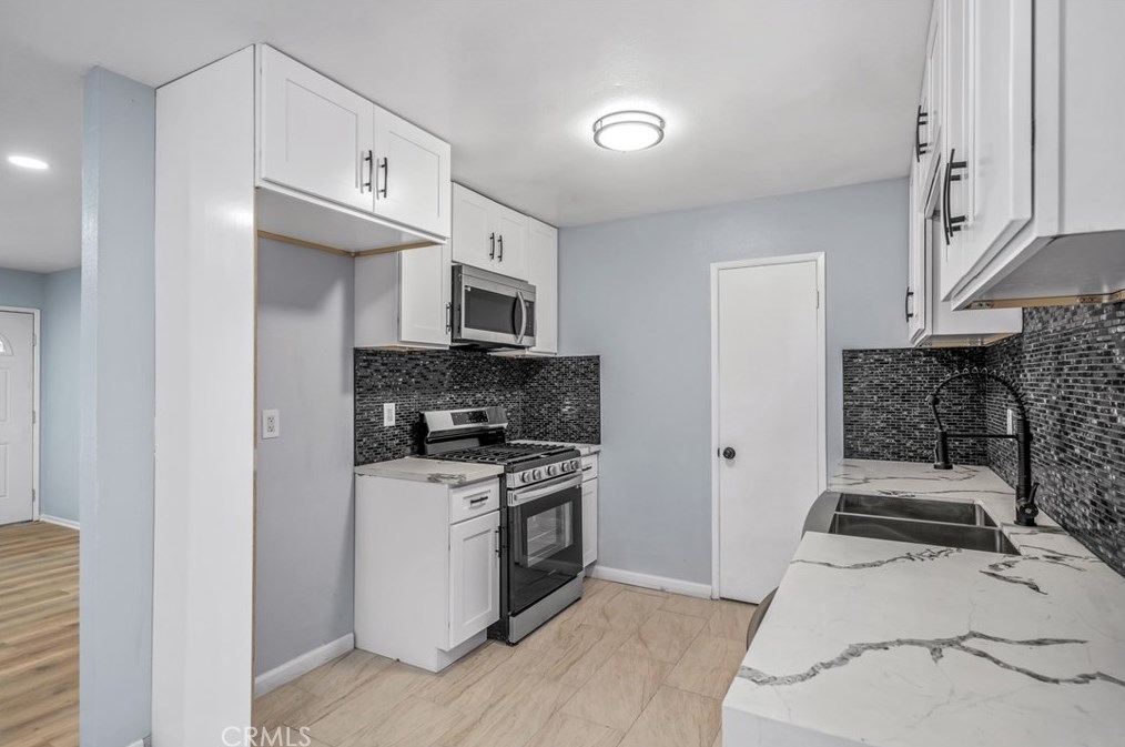 6322 Leyburn Pl, Riverside CA  92509-5763 exterior