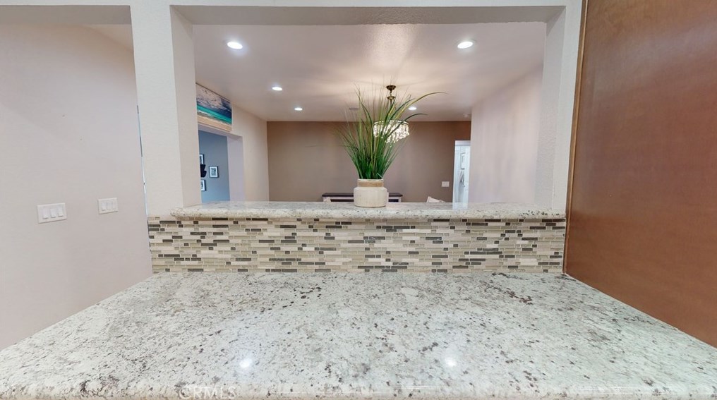 10039 Primrose Dr, Riverside CA  92503-4277 exterior