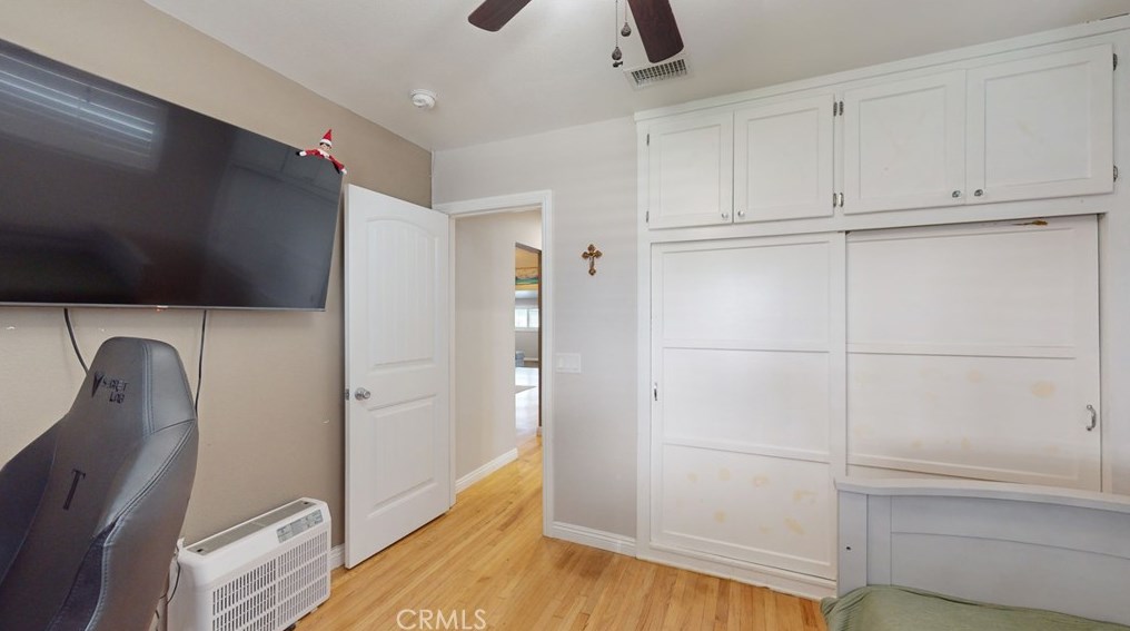 10039 Primrose Dr, Riverside CA  92503-4277 exterior