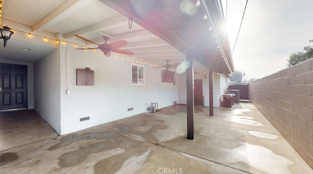 10039 Primrose Dr, Riverside CA  92503-4277 exterior