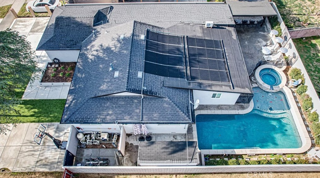 10039 Primrose Dr, Riverside CA  92503-4277 exterior