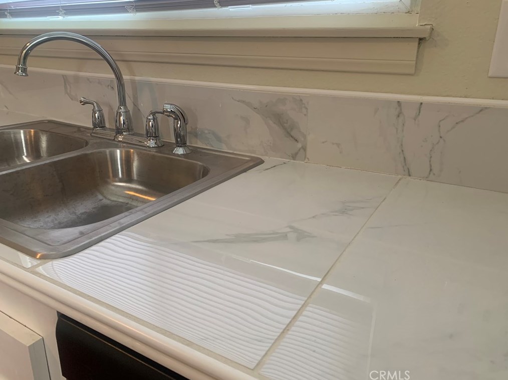 9817 Blanchard Ave, Fontana CA  92335-5815 exterior