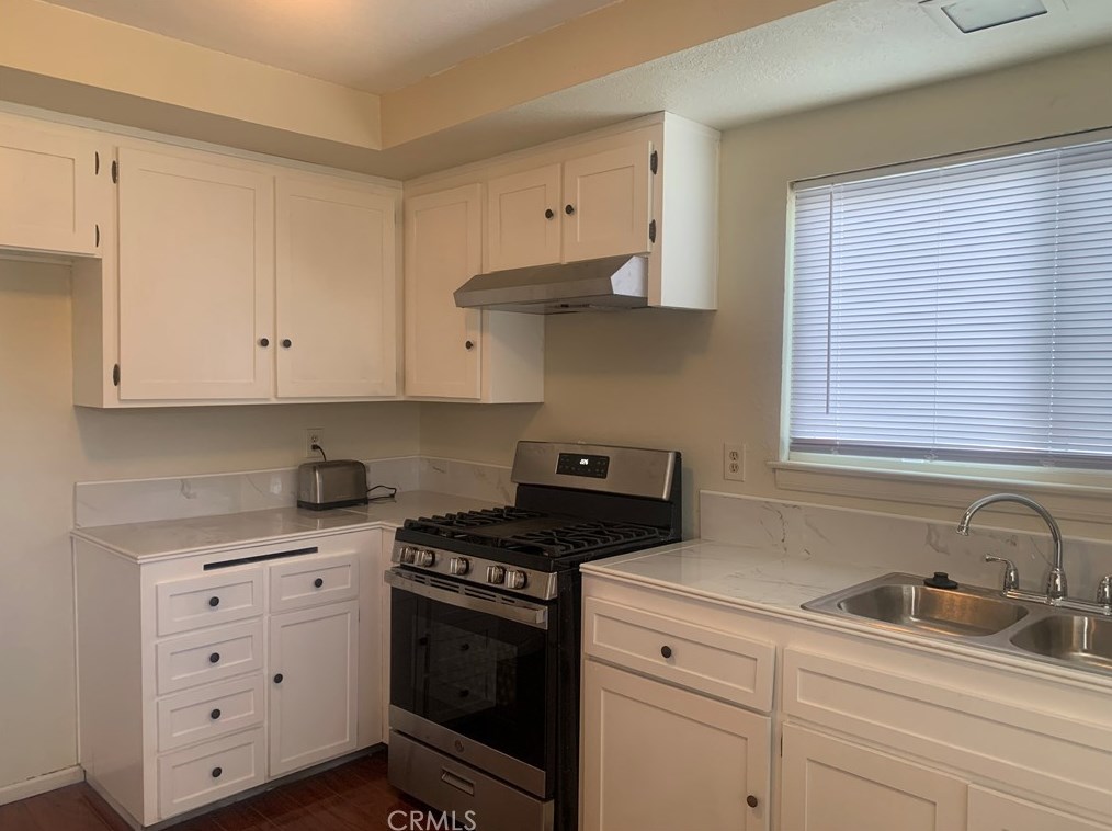 9817 Blanchard Ave, Fontana CA  92335-5815 exterior