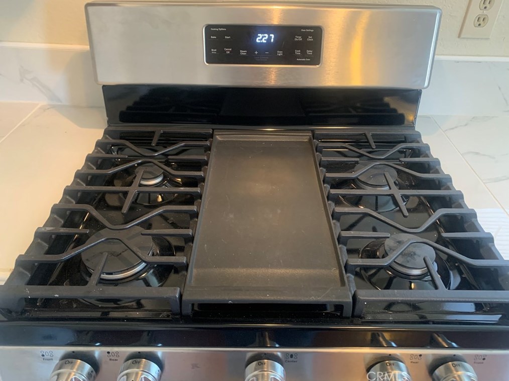 9817 Blanchard Ave, Fontana CA  92335-5815 exterior