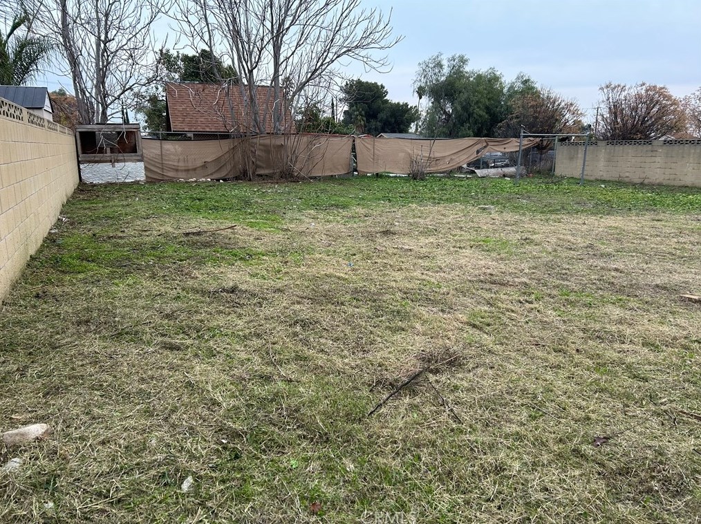 9817 Blanchard Ave, Fontana CA  92335-5815 exterior