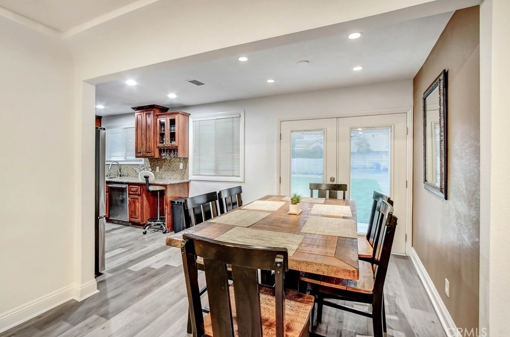 9732 Belmont Dr, Riverside CA  92503-4215 exterior